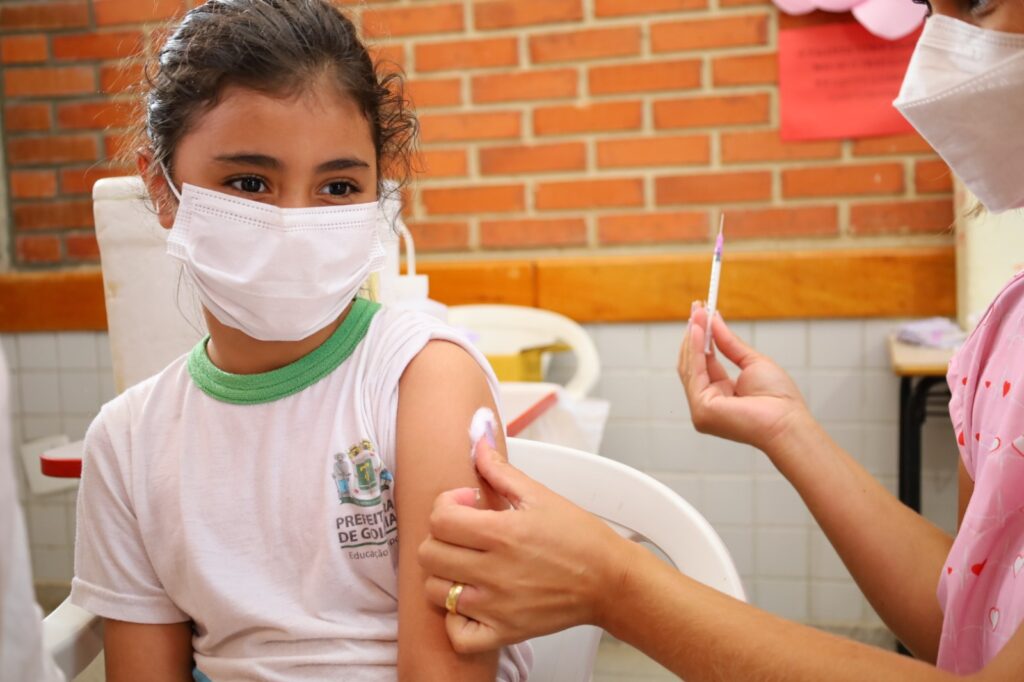 Imagem Ilustrando a Notícia: Começa Dia D da Campanha Nacional Multivacina para menores