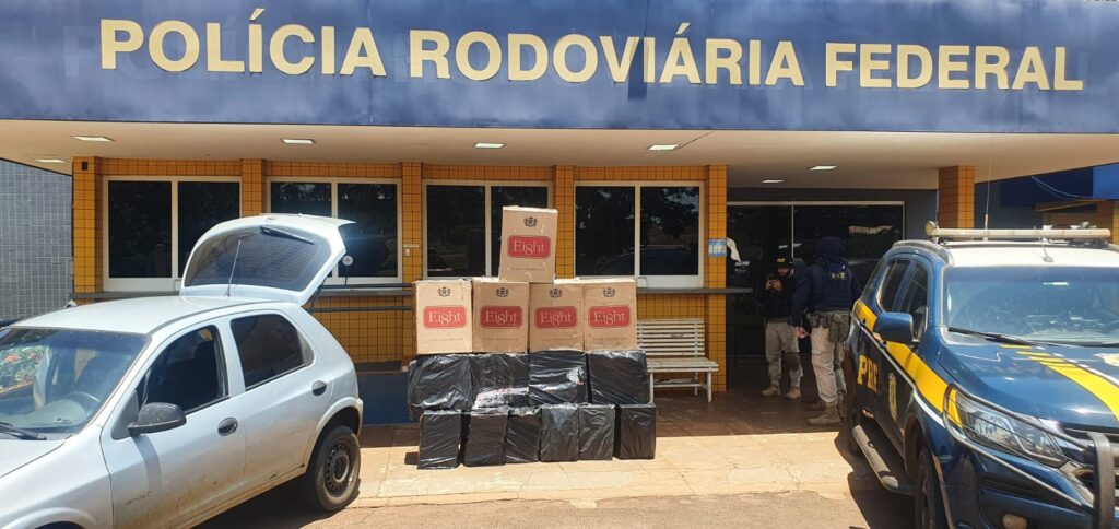 Imagem Ilustrando a Notícia: Mulheres são presas suspeitas de contrabandear 15 mil maços de cigarro em Mineiros