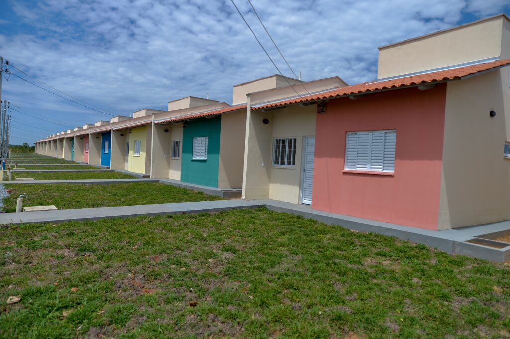 Imagem Ilustrando a Notícia: Governo entrega 32 casas do programa “Pra Ter Onde Morar”, em Padre Bernardo
