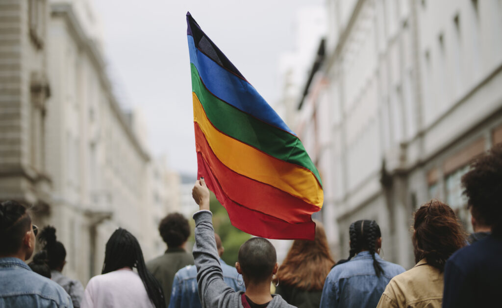 Imagem Ilustrando a Notícia: Comissão da Câmara dos Deputados quer aprovar legalização da “cura gay” neste ano