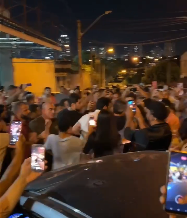 Gusttavo Lima joga sinuca em bar de Goiânia na noite desta terça