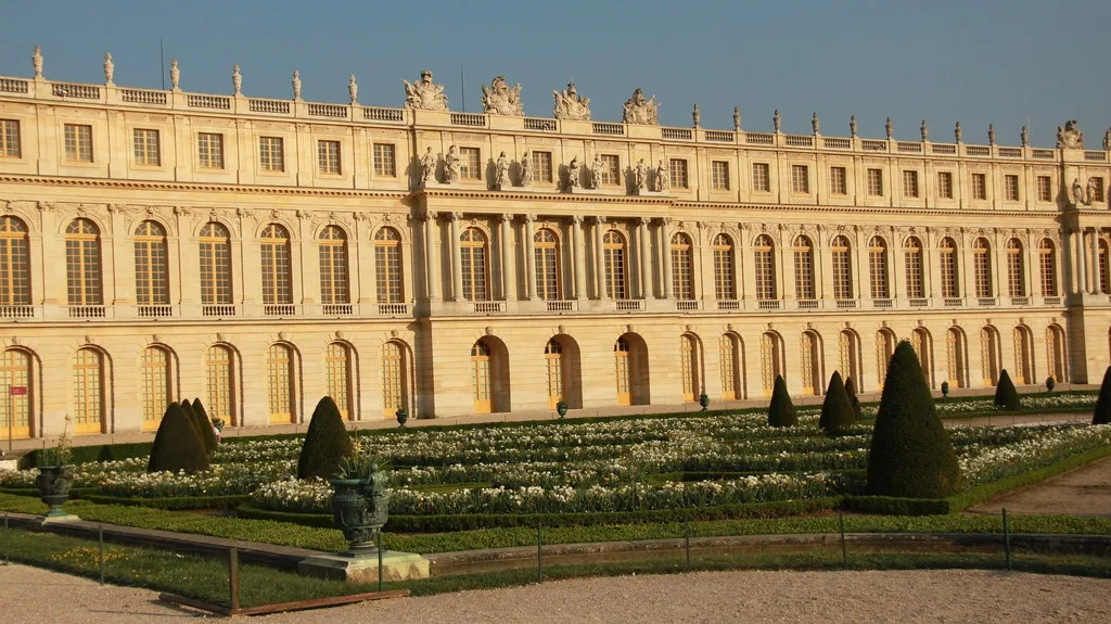 Imagem Ilustrando a Notícia: Palácio de Versalhes é evacuado após ameaça de bomba