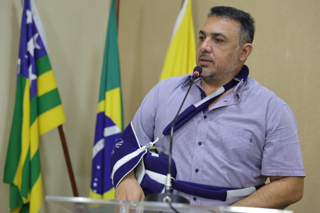 Imagem Ilustrando a Notícia: André Fortaleza sinaliza apoio à reeleição de Vilmarzinho, em Aparecida