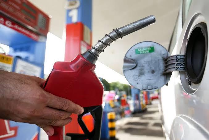 Imagem Ilustrando a Notícia: Preço da gasolina cai, mas etanol continua sendo mais vantajoso