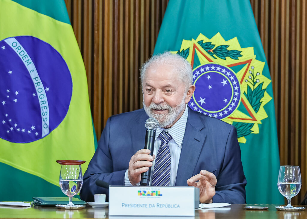 Imagem Ilustrando a Notícia: Presidir o G20 é maior responsabilidade do Brasil, diz Lula