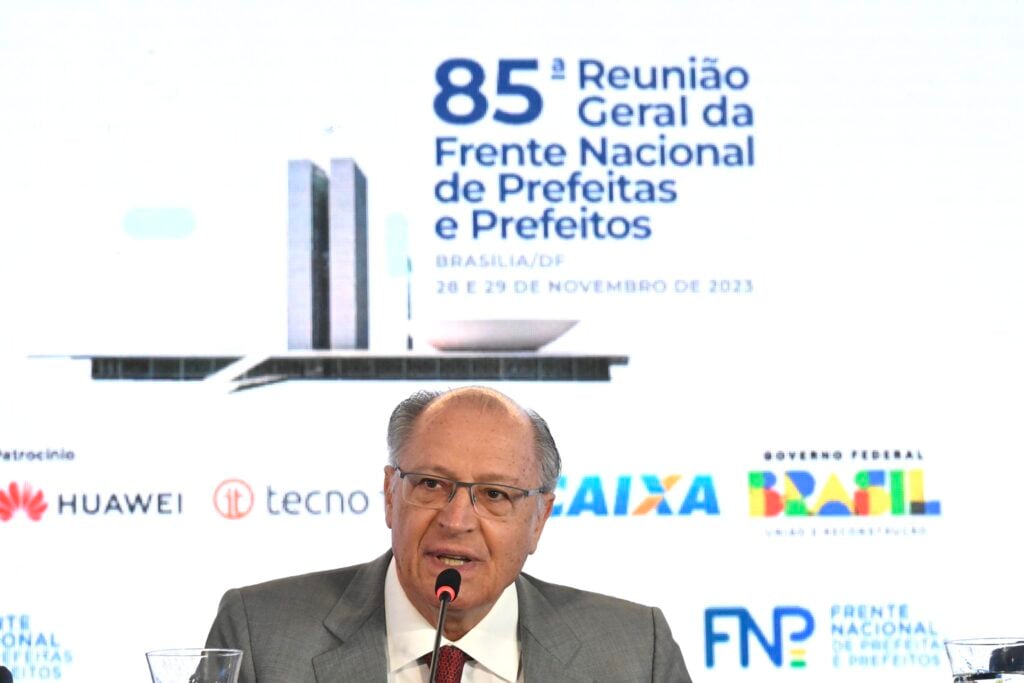 Imagem Ilustrando a Notícia: Alckmin confirma transferência de R$ 8,7 bilhões a municípios
