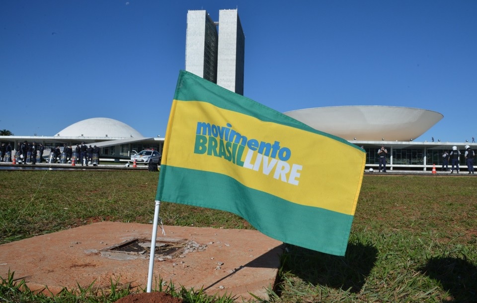 Imagem Ilustrando a Notícia: MBL em Goiás prepara coleta de assinaturas para criação de partido