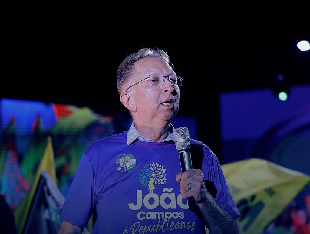 Imagem Ilustrando a Notícia: João Campos deixa Republicanos após sete anos de partido