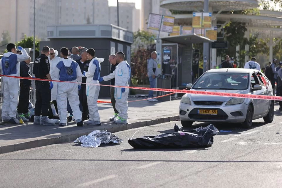 Imagem Ilustrando a Notícia: Atentado em ponto de ônibus de Jerusalém deixa cinco mortos