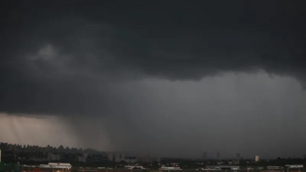 Imagem Ilustrando a Notícia: Goiás está sob alerta de tempestades e calor intenso neste final de semana