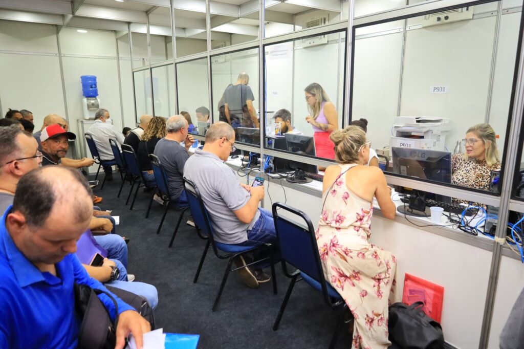 Imagem Ilustrando a Notícia: Prefeitura de Goiânia realiza quase 60 mil negociações de dívidas com contribuintes inadimplentes