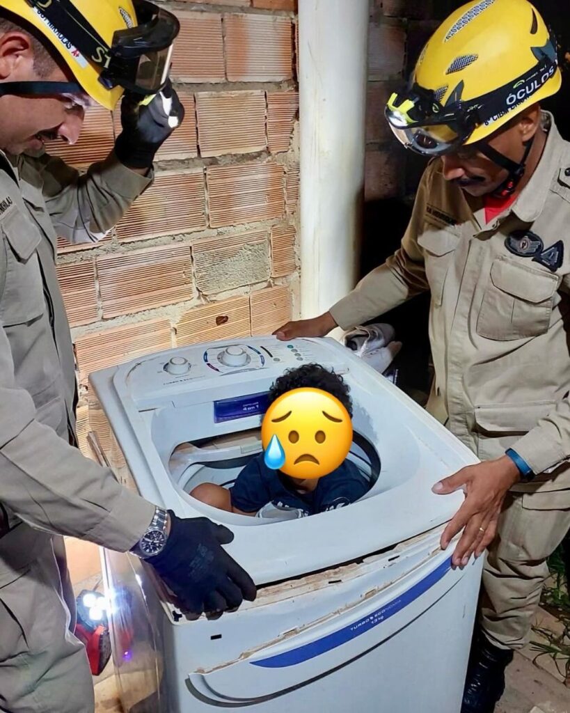 Imagem Ilustrando a Notícia: Criança é resgatada por bombeiros após ficar presa em máquina de lavar, em Cristalina