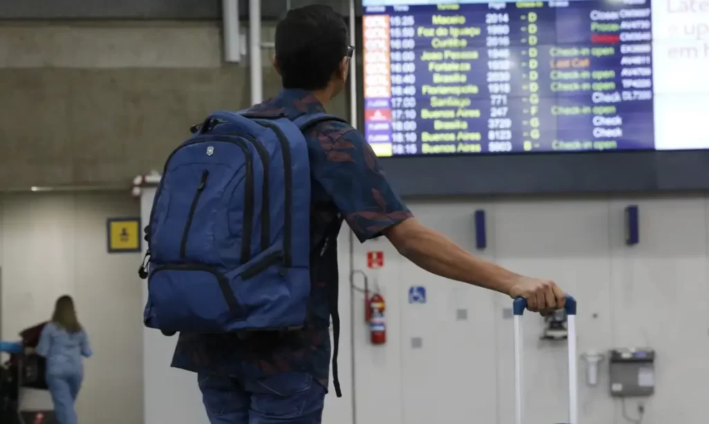 Imagem Ilustrando a Notícia: STF amplia prazo para passageiros pedirem indenização por atrasos de voos internacionais