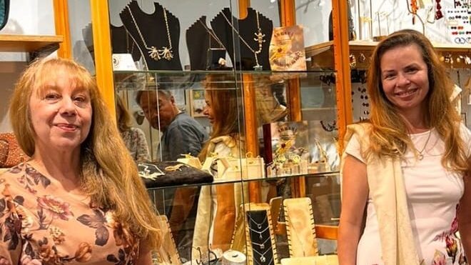 Imagem Ilustrando a Notícia: Designer goiana expõe coleção de joias sustentáveis na Alemanha