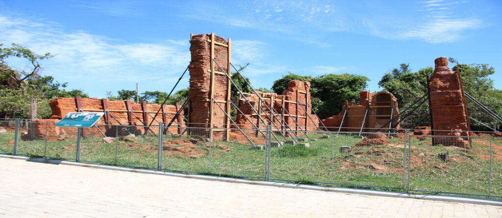 Imagem Ilustrando a Notícia: Ruínas se tornaram museu a céu aberto em Goiás