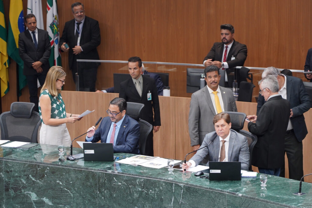Imagem Ilustrando a Notícia: Assembleia Legislativa de Goiás é comandada por ex-deputados 
