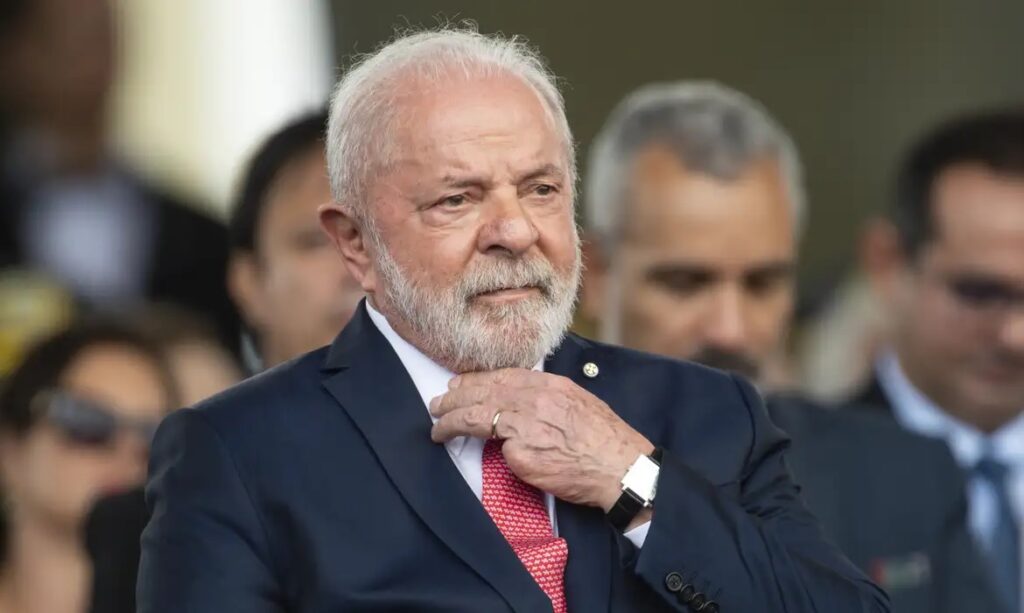 Imagem Ilustrando a Notícia: Lula coleciona descumprimento de promessas em 2023