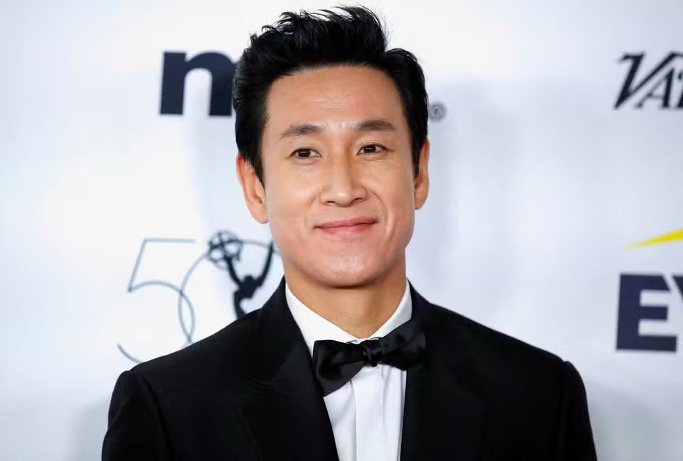 Imagem Ilustrando a Notícia: Lee Sun-kyun, ator do premiado filme coreano ‘Parasita’, morre aos 48 anos