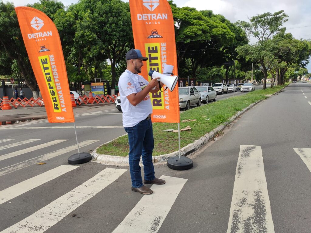 Imagem Ilustrando a Notícia: Detran faz força-tarefa em campanha sobre faixa de pedestre