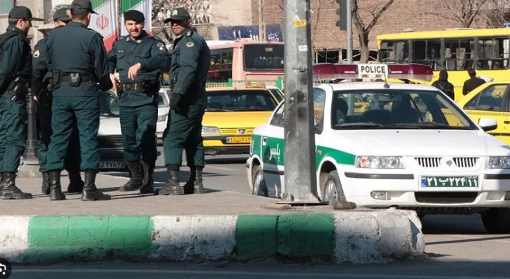 Imagem Ilustrando a Notícia: Homens invadem delegacia e matam 11 policiais em ataque terrorista no Irã