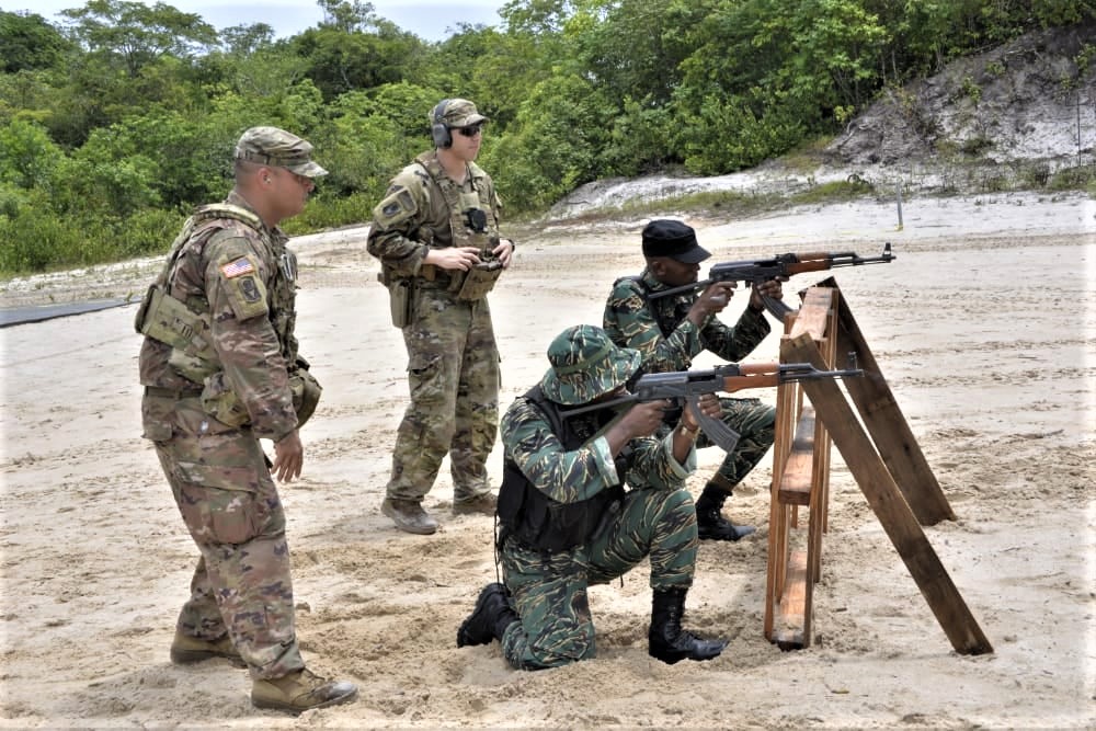 Imagem Ilustrando a Notícia: EUA anunciam exercícios militares na Guiana diante da polêmica da Venezuela