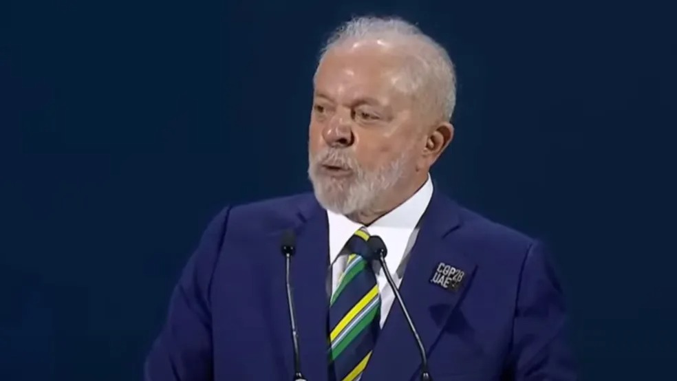 Imagem Ilustrando a Notícia: Na COP 28, Lula diz que gastos com guerras deveriam ser usados contra fome e mudança climática