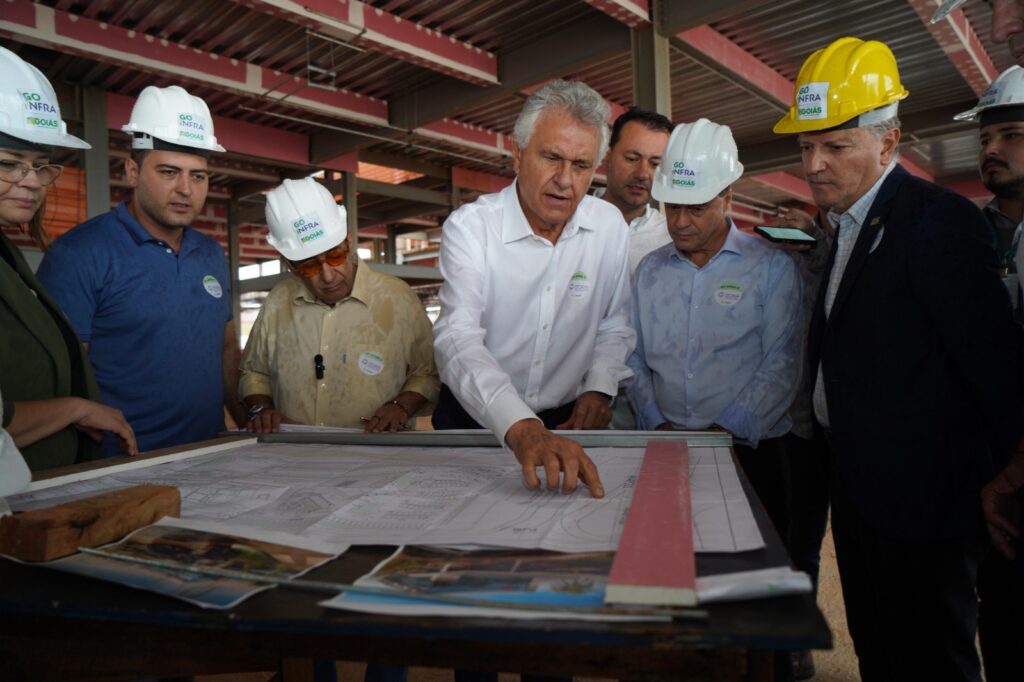Imagem Ilustrando a Notícia: Cora: Senador, deputados e prefeitos vistoriam obras e reforçam apoio
