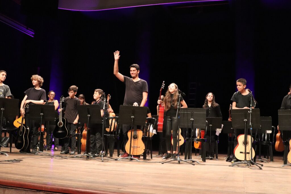 Imagem Ilustrando a Notícia: Prefeitura certifica 174 alunos do curso de iniciação musical oferecido pela Orquestra Sinfônica de Goiânia