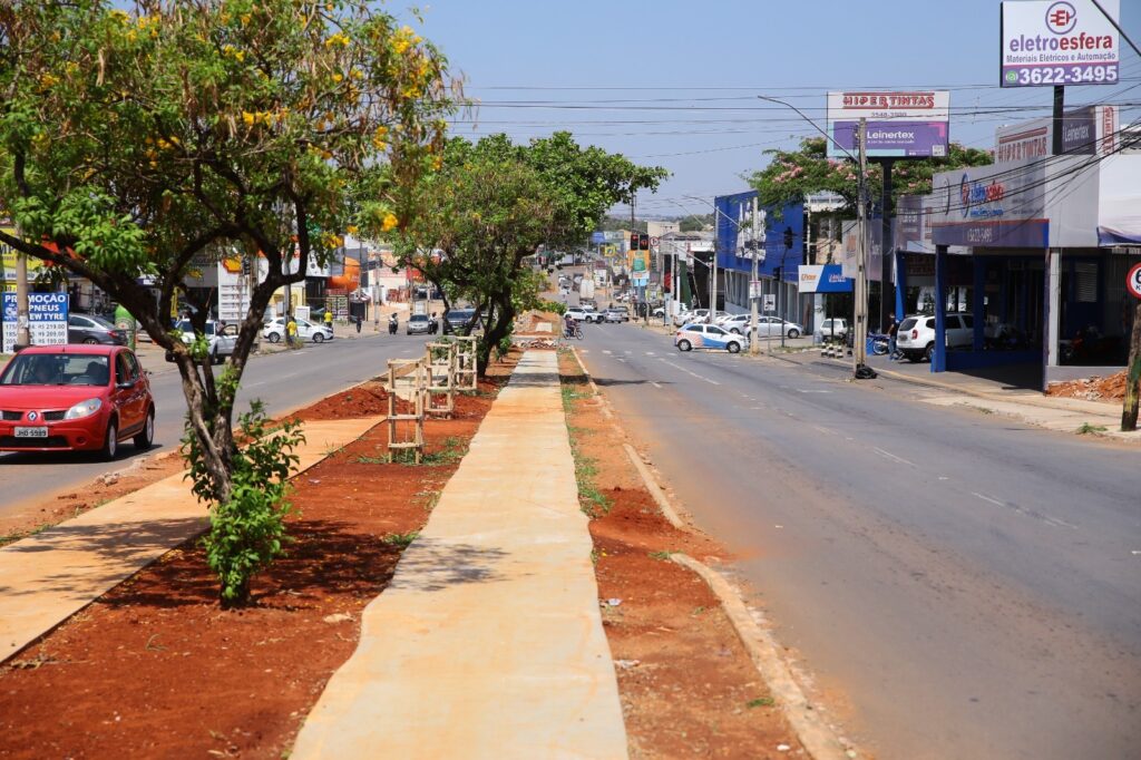 Imagem Ilustrando a Notícia: Prefeitura de Goiânia inicia revitalização do asfalto da Avenida Rio Verde nesta quinta (14)