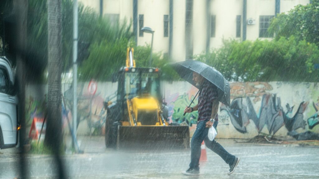Imagem Ilustrando a Notícia: Goiás deve continuar com calor mesmo com previsão de chuvas, diz Inmet