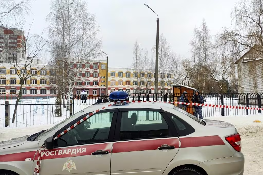 Imagem Ilustrando a Notícia: Estudante de 14 anos abre fogo em escola na Rússia, mata colega e depois tira a própria vida