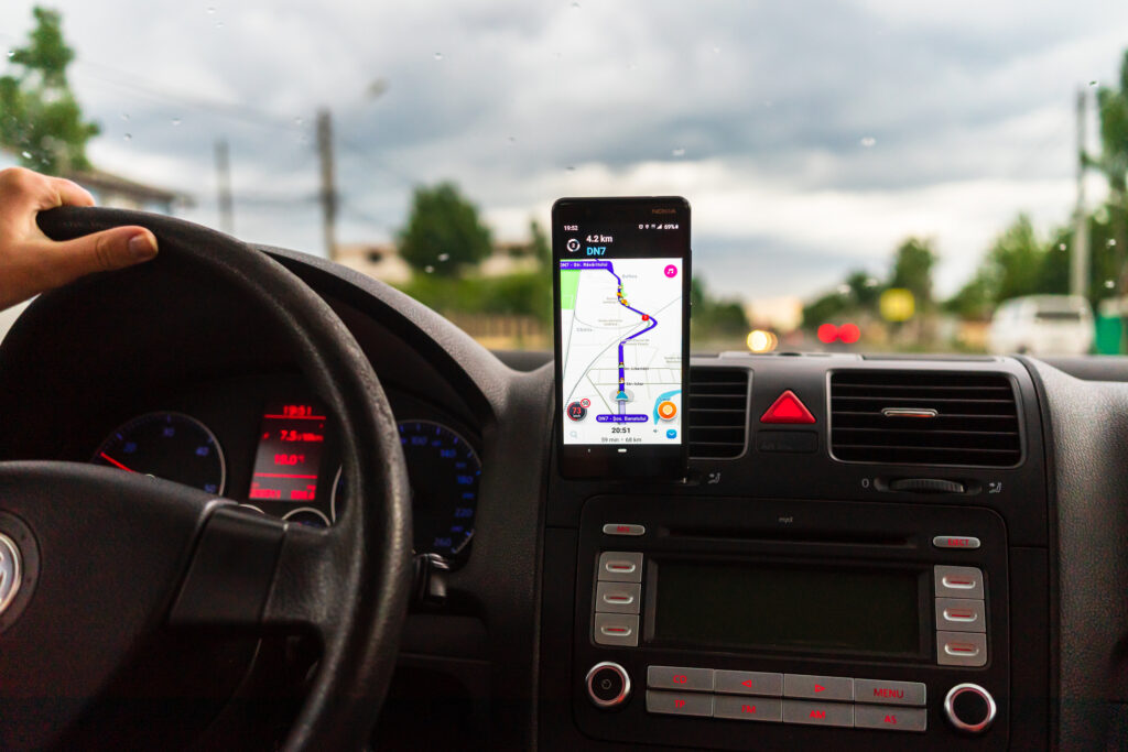 Imagem Ilustrando a Notícia: STF nega vínculo trabalhista entre motoristas e empresas de aplicativo