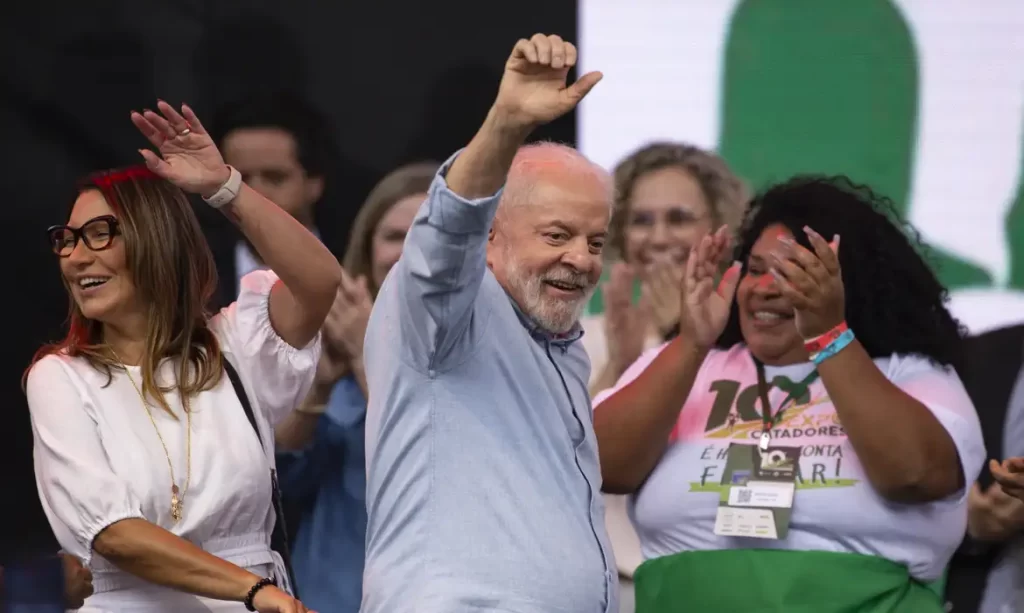 Imagem Ilustrando a Notícia: Lula passará Réveillon em base militar no Rio 