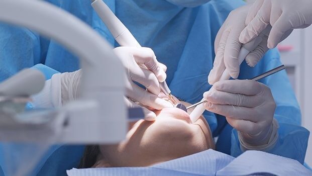 Imagem Ilustrando a Notícia: Cuidados odontológicos reduzem o risco de morte durante internação  na UTI