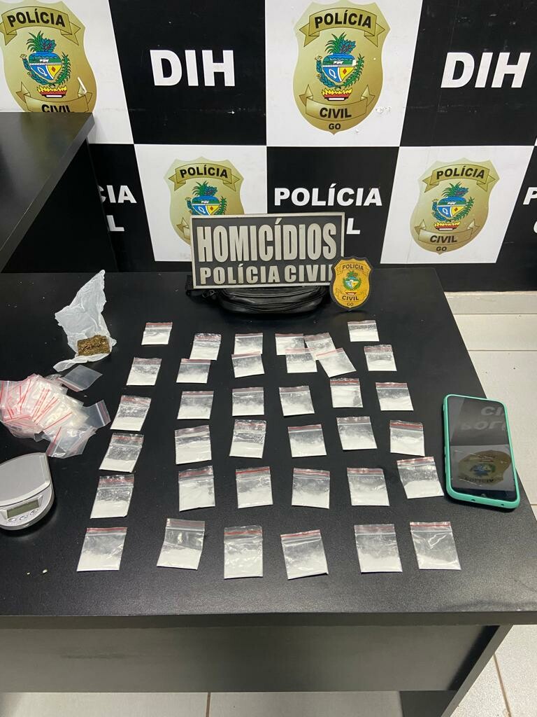 Imagem Ilustrando a Notícia: Investigação da PF resulta na captura de 17 envolvidos em tráfico de drogas em Goiás