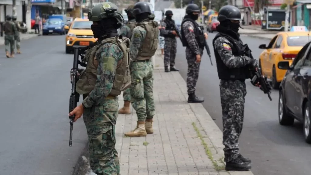 Imagem Ilustrando a Notícia: Governo do Equador prendeu 859 pessoas em meio a estado de conflito armado 
