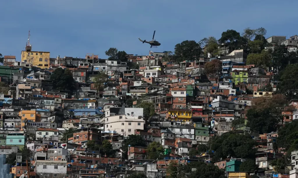 Imagem Ilustrando a Notícia: IBGE volta a adotar o termo favela em censos e pesquisas