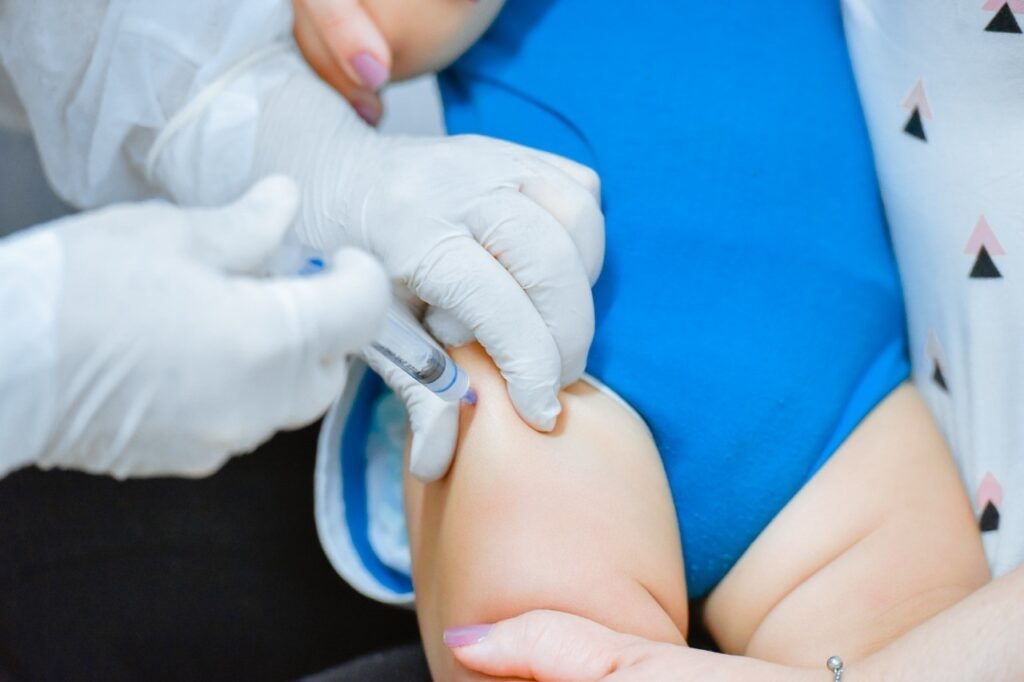 Imagem Ilustrando a Notícia: Programa Imuniza Goiás eleva taxa de vacinação em 236 cidades