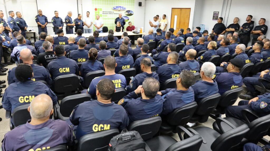 Imagem Ilustrando a Notícia: Após curso de formação, 114 GCMs serão promovidos em Aparecida