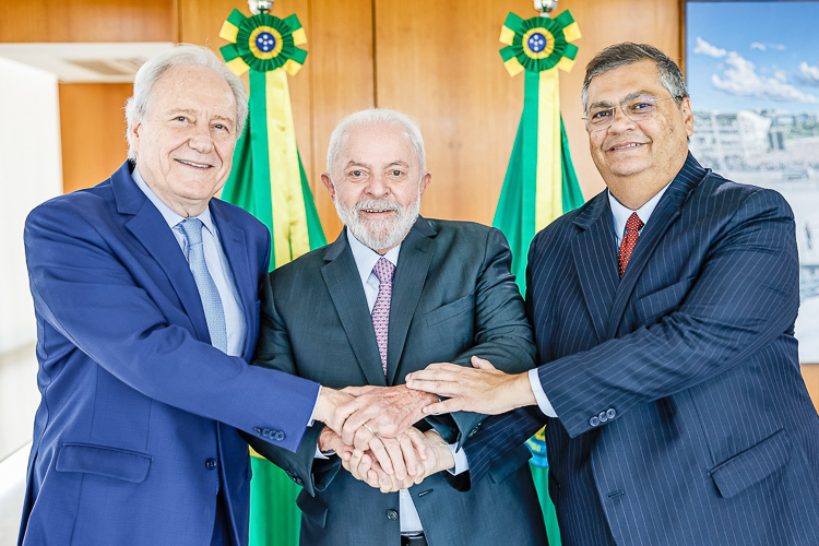 Imagem Ilustrando a Notícia: Lula repete Bolsonaro com Lewandowski no 1° escalão
