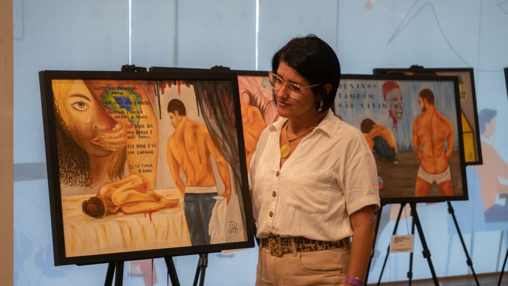 Imagem Ilustrando a Notícia: Artista plástica conta como usou pintura para revelar violência sexual