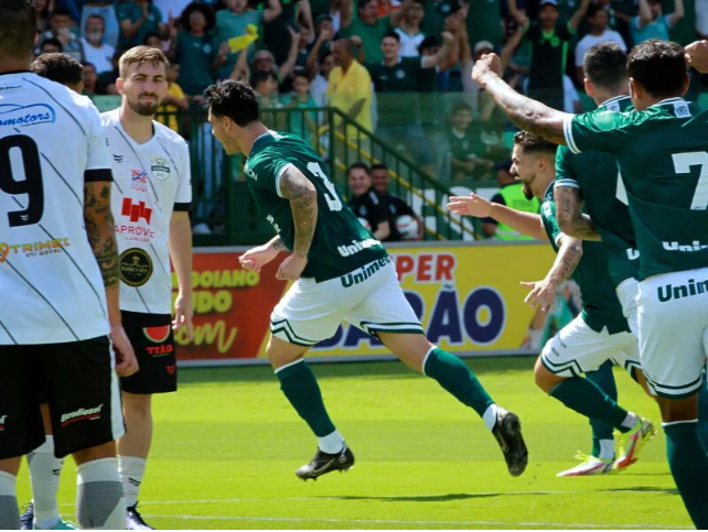 Imagem Ilustrando a Notícia: No segundo dia do Goiano, Goiás enfrenta Goiânia, e Atlético-GO joga contra o Morrinhos 