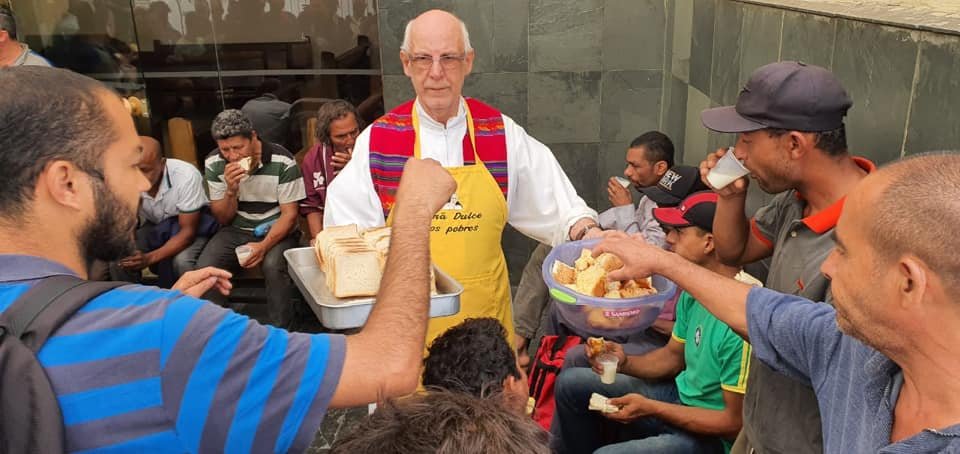 Imagem Ilustrando a Notícia: Por que bolsonaristas e ex-MBL abriram uma CPI contra padre Júlio Lancellotti em São Paulo?