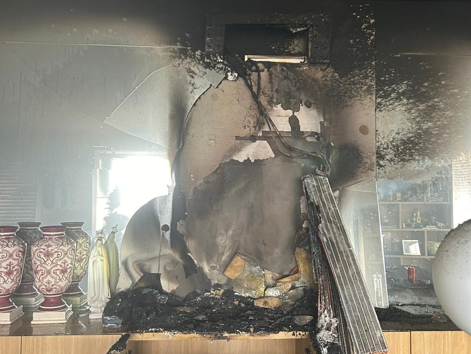 Imagem Ilustrando a Notícia: Bombeiros controlam princípio de incêndio em apartamento do Marista, em Goiânia