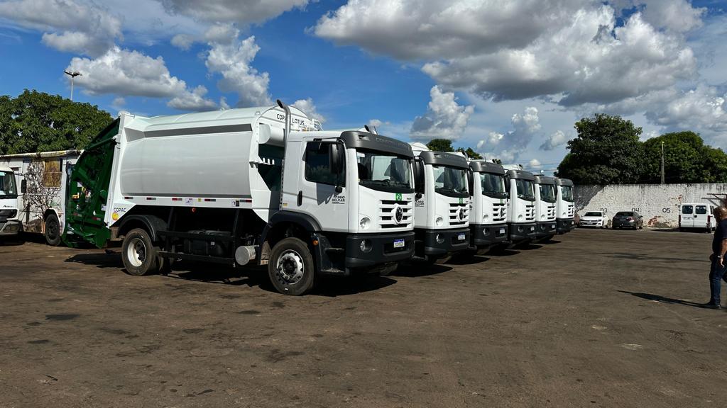 Imagem Ilustrando a Notícia: Comurg recebe 15 novos caminhões para reforçar a coleta de lixo na capital