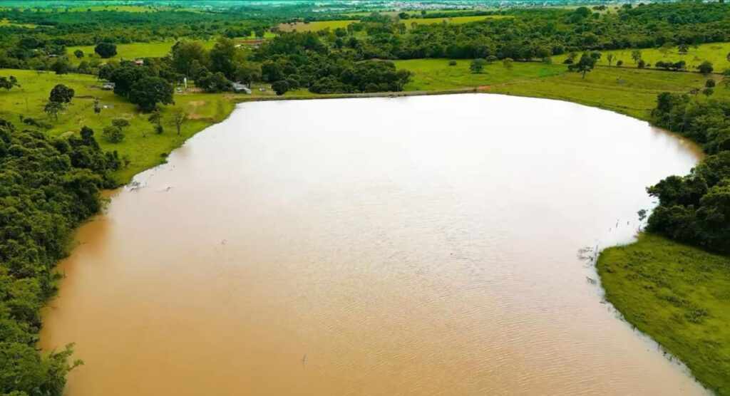 Imagem Ilustrando a Notícia: Senador Canedo inaugura maior reservatório de água da cidade