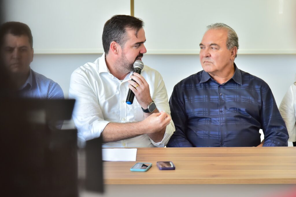 Imagem Ilustrando a Notícia: Mendanha anuncia apoio à candidatura de Jânio Darrot à Prefeitura de Goiânia