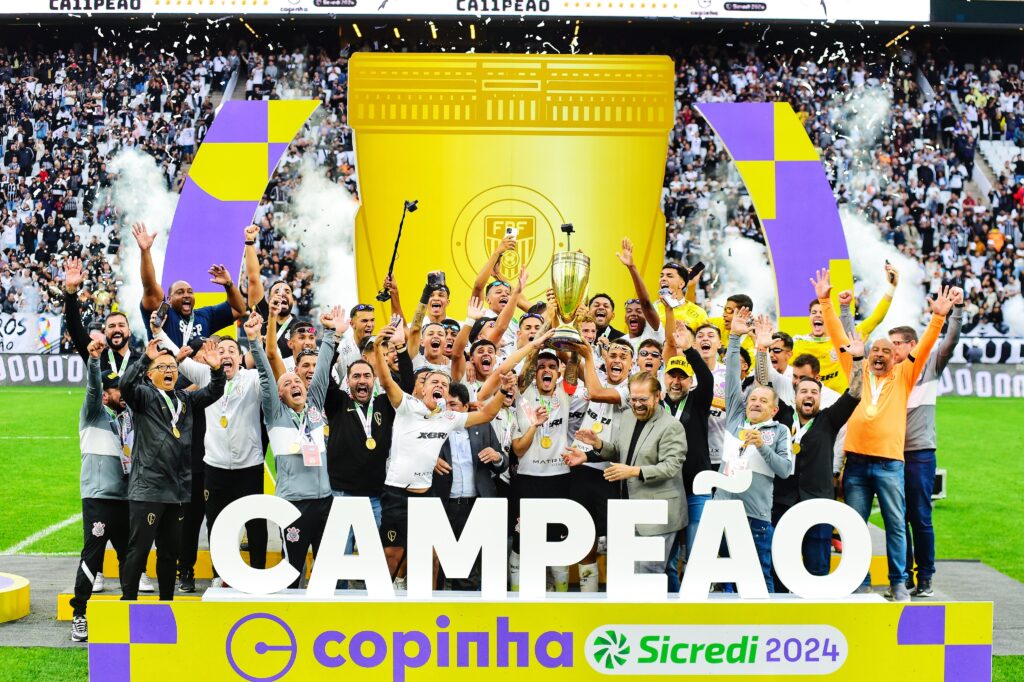 Imagem Ilustrando a Notícia: Corinthians derrota Cruzeiro e conquista 11º título da Copinha