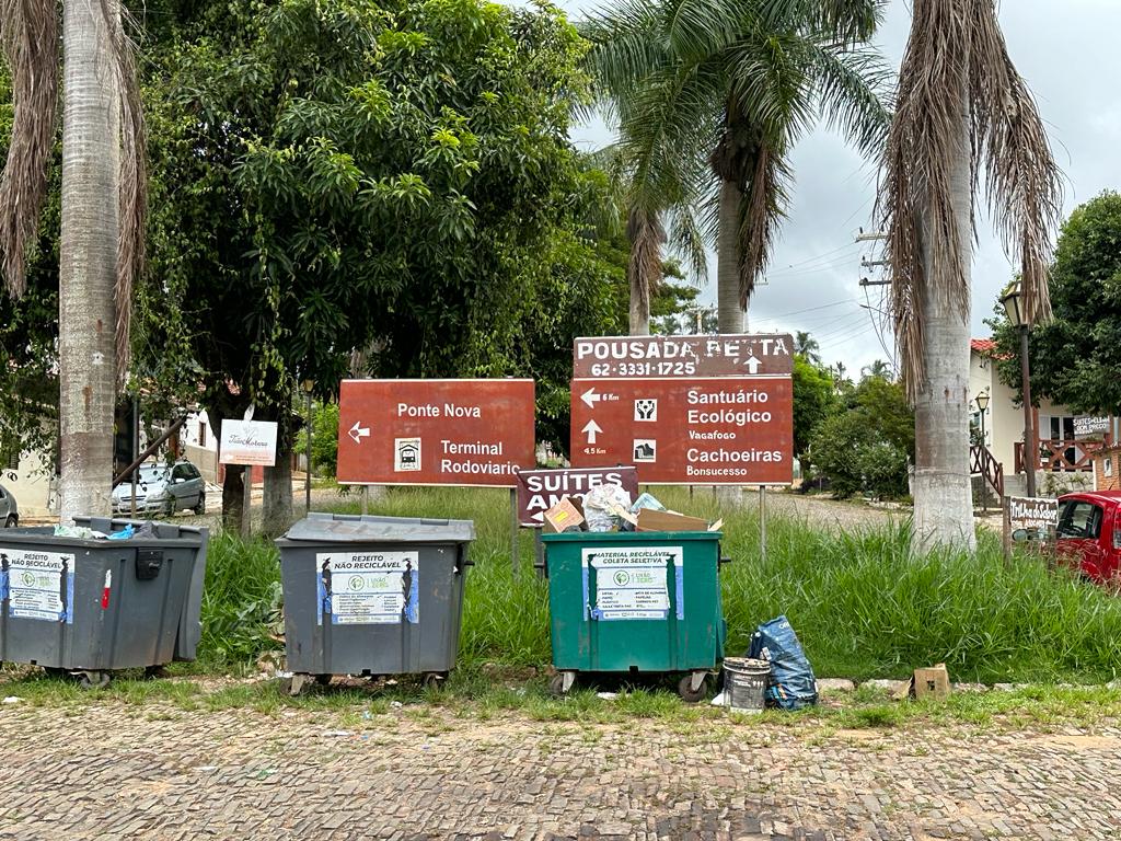 Imagem Ilustrando a Notícia: Moradores de  Pirenópolis enfrentam  “Crise do lixo”