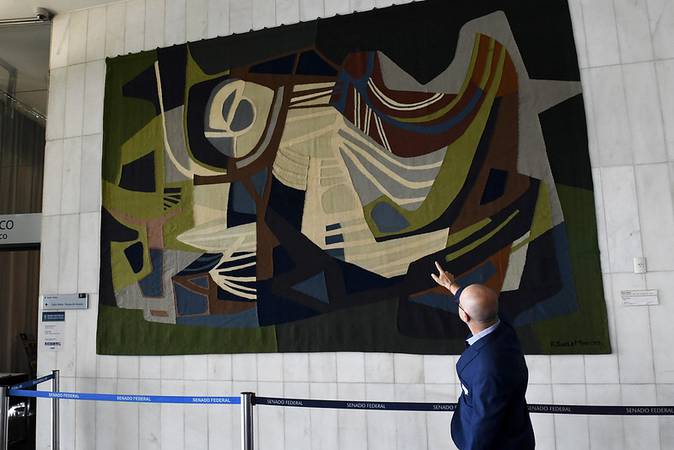 Imagem Ilustrando a Notícia: Obras de arte vandalizadas durante atos do 8 de Janeiro foram restauradas 